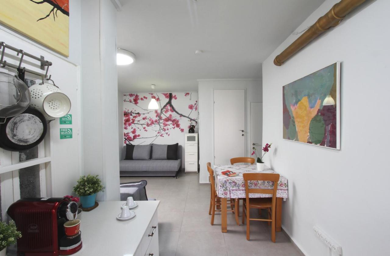 Like Home Gedera Exterior photo